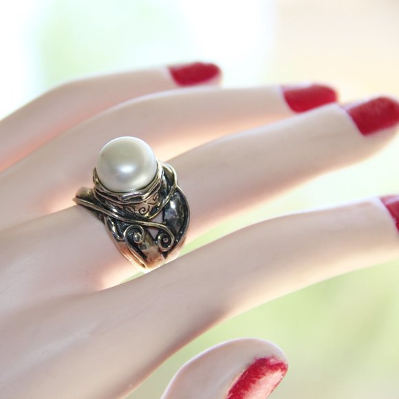 Zuman Sterling Silver Pearl Ring - Picture 2 of 13